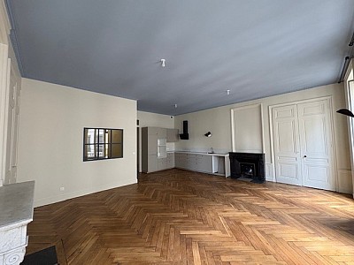APPARTEMENT T4 A LOUER - LYON 2EME ARRONDISSEMENT Ampere-Ainay - 116.93 m2 - 1950€ charges comprises par mois