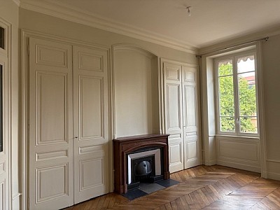 APPARTEMENT T4 A LOUER - LYON 2EME ARRONDISSEMENT Ampere-Ainay - 116.93 m2 - 1950€ charges comprises par mois