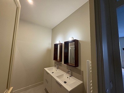 APPARTEMENT T4 A LOUER - LYON 2EME ARRONDISSEMENT Ampere-Ainay - 116.93 m2 - 1950€ charges comprises par mois