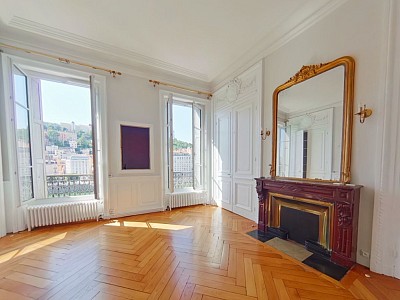 APPARTEMENT T4 A LOUER - LYON 2EME ARRONDISSEMENT Bellecour-a Gourjus - 99.89 m2 - 1998€ charges comprises par mois