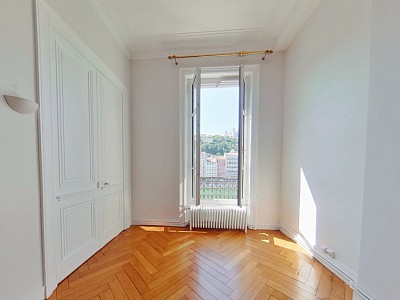 APPARTEMENT T4 A LOUER - LYON 2EME ARRONDISSEMENT Bellecour-a Gourjus - 99.89 m2 - 1998€ charges comprises par mois