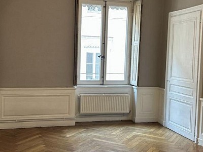 APPARTEMENT T4 A LOUER - LYON 2EME ARRONDISSEMENT Bellecour-a Gourjus - 137.29 m2 - 1560€ charges comprises par mois