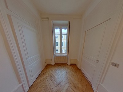 APPARTEMENT T4 A LOUER - LYON 2EME ARRONDISSEMENT Carnot-Charite - 124.68 m2 - 1870€ charges comprises par mois