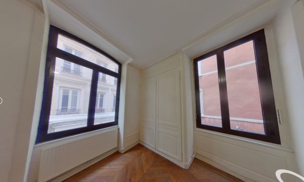 APPARTEMENT T4 A LOUER - LYON 2EME ARRONDISSEMENT Bellecour-a Gourjus - 79.35 m2 - 1�098�&euro; charges comprises par mois