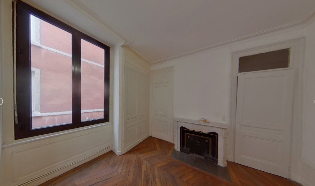 APPARTEMENT T4 A LOUER - LYON 2EME ARRONDISSEMENT Bellecour-a Gourjus - 79.35 m2 - 1�098�&euro; charges comprises par mois