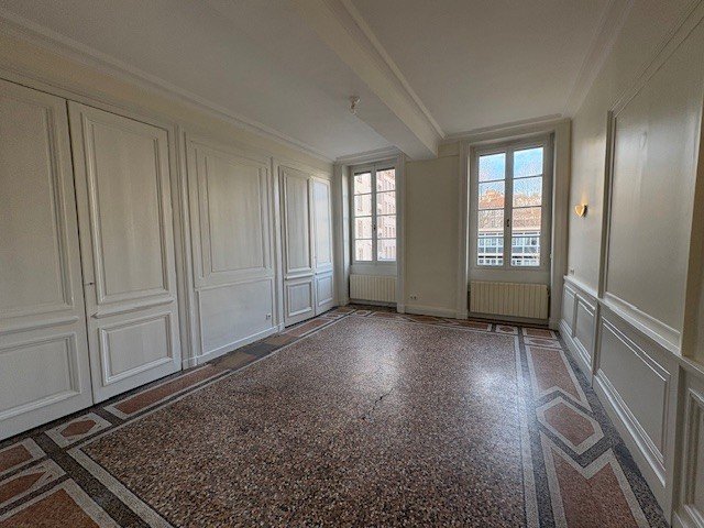 APPARTEMENT T4 A LOUER - LYON 2EME ARRONDISSEMENT Ampere-Ainay - 111.85 m2 - 1�770�&euro; charges comprises par mois