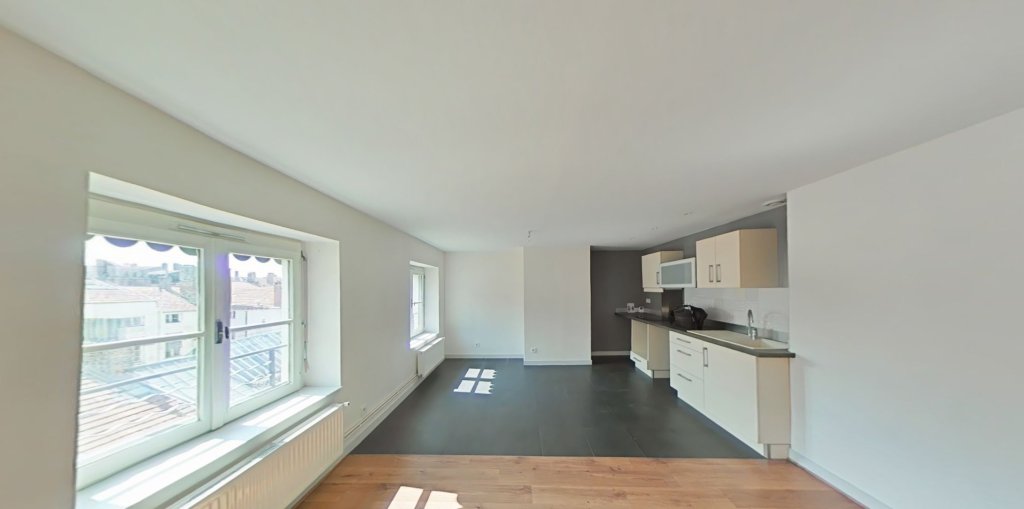 APPARTEMENT T4 A LOUER - LYON 2EME ARRONDISSEMENT Ampere-Ainay - 78.31 m2 - 1 345 &euro; charges comprises par mois