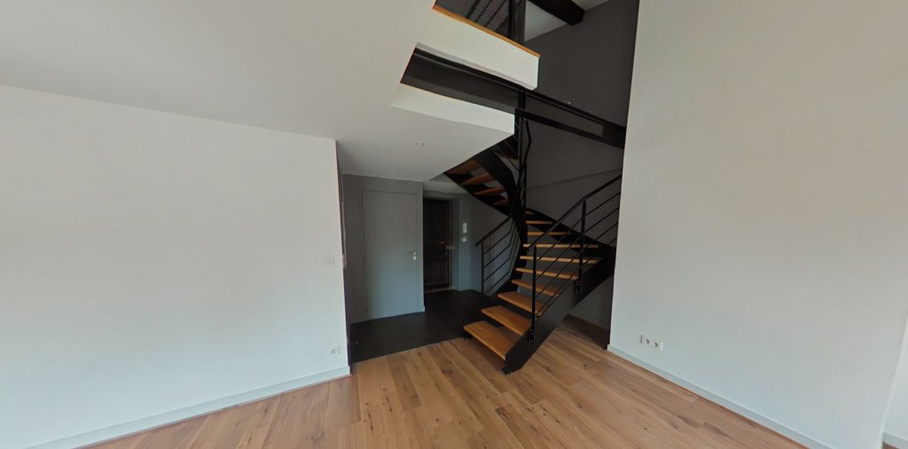 APPARTEMENT T4 A LOUER - LYON 2EME ARRONDISSEMENT Ampere-Ainay - 78.31 m2 - 1 345 &euro; charges comprises par mois