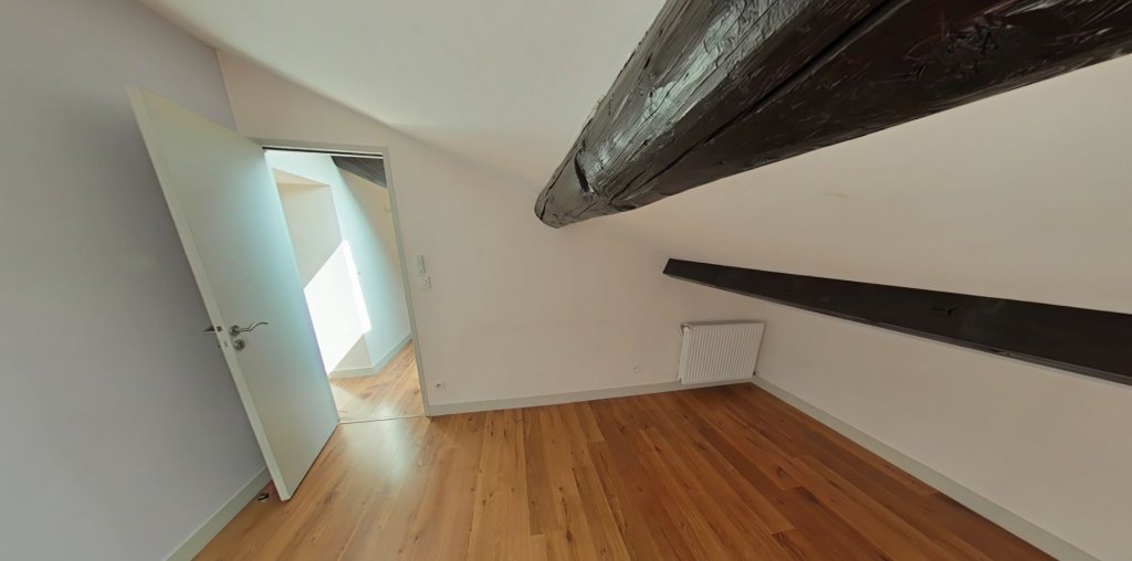 APPARTEMENT T4 A LOUER - LYON 2EME ARRONDISSEMENT Ampere-Ainay - 78.31 m2 - 1 345 &euro; charges comprises par mois