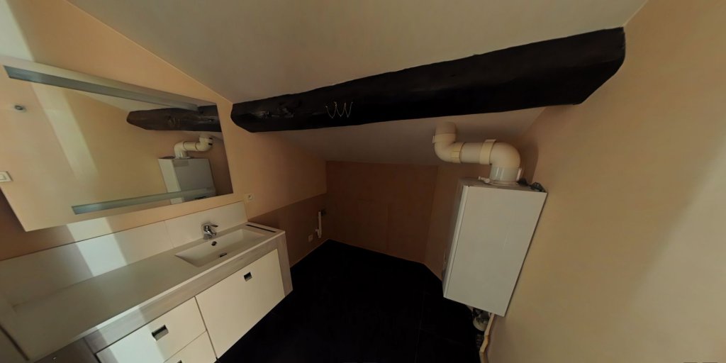 APPARTEMENT T4 A LOUER - LYON 2EME ARRONDISSEMENT Ampere-Ainay - 78.31 m2 - 1 345 &euro; charges comprises par mois
