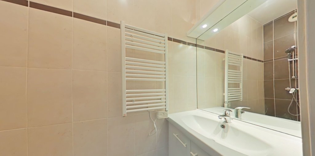 APPARTEMENT T4 A LOUER - LYON 2EME ARRONDISSEMENT Rambaud-Seguin - 109.3 m2 - 2 190 &euro; charges comprises par mois