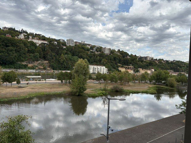 APPARTEMENT T4 A LOUER - LYON 2EME ARRONDISSEMENT Rambaud-Seguin - 109.3 m2 - 2 190 &euro; charges comprises par mois