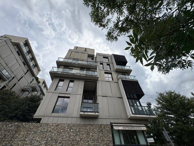 APPARTEMENT T4 A LOUER - LYON 2EME ARRONDISSEMENT Rambaud-Seguin - 109.3 m2 - 2 190 &euro; charges comprises par mois