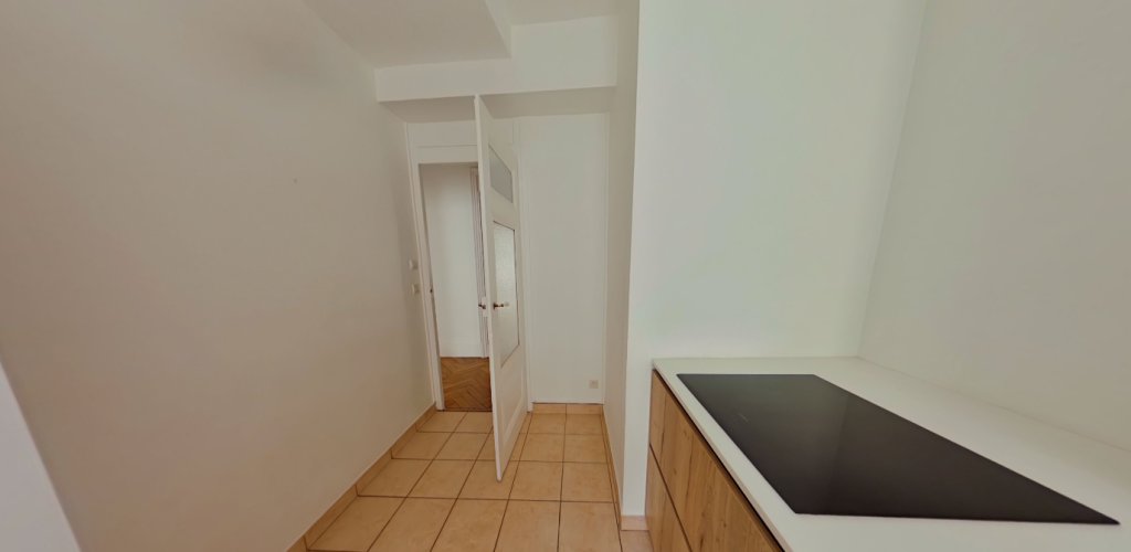 APPARTEMENT T4 A LOUER - LYON 2EME ARRONDISSEMENT - 112.8 m2 - 1 655 &euro; charges comprises par mois