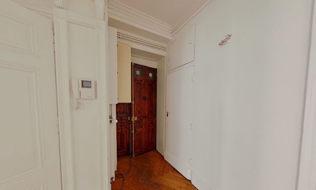 APPARTEMENT T4 A LOUER - LYON 2EME ARRONDISSEMENT - 112.8 m2 - 1 655 &euro; charges comprises par mois