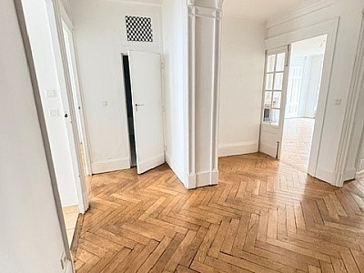 APPARTEMENT T4 A LOUER - LYON 2EME ARRONDISSEMENT - 112.8 m2 - 1 655 € charges comprises par mois