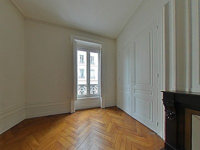 APPARTEMENT T4 A LOUER - LYON 2EME ARRONDISSEMENT Vaubecour-Mairie - 144.17 m2 - 2 110 € charges comprises par mois