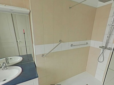 APPARTEMENT T4 A LOUER - LYON 3EME ARRONDISSEMENT Bonnel-Servient - 133.36 m2 - 1 875 € charges comprises par mois