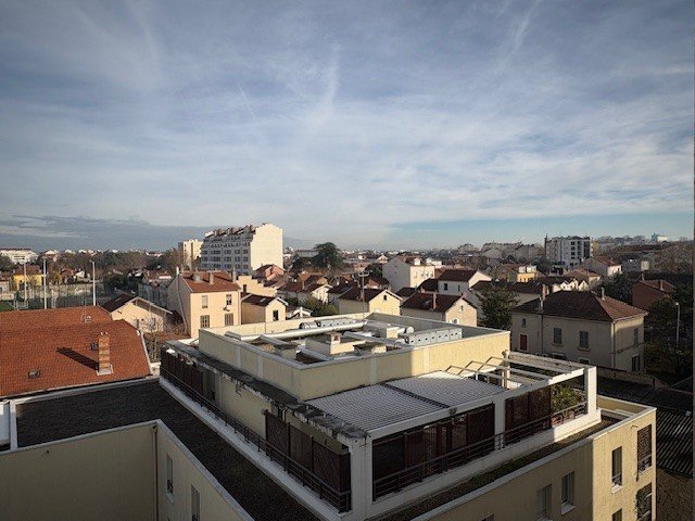 APPARTEMENT T4 A LOUER - LYON 3EME ARRONDISSEMENT Jules Verne-Acacias - 78.86 m2 - 1�350�&euro; charges comprises par mois