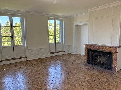 APPARTEMENT T4 A LOUER - LYON 3EME ARRONDISSEMENT Jussieu - 144 m2 - 2 225 &euro; charges comprises par mois
