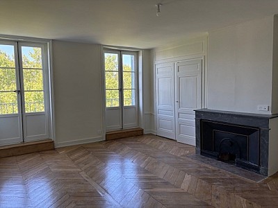 APPARTEMENT T4 A LOUER - LYON 3EME ARRONDISSEMENT Jussieu - 144 m2 - 2 225 € charges comprises par mois
