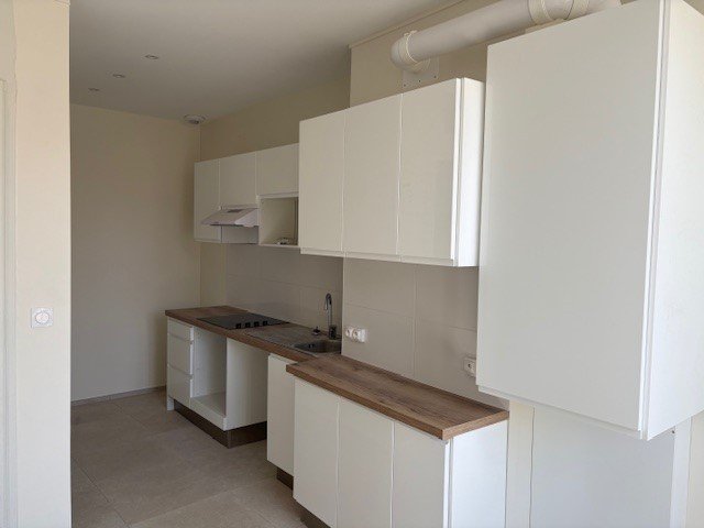 APPARTEMENT T4 A LOUER - LYON 3EME ARRONDISSEMENT Jussieu - 144 m2 - 2 225 &euro; charges comprises par mois