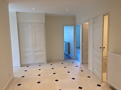 APPARTEMENT T4 A LOUER - LYON 3EME ARRONDISSEMENT Jussieu - 144 m2 - 2 225 € charges comprises par mois