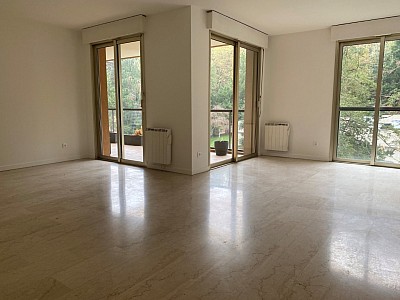 APPARTEMENT T4 A LOUER - LYON 4EME ARRONDISSEMENT Lyon Plage-Ypres - 113.6 m2 - 1 989 &euro; charges comprises par mois