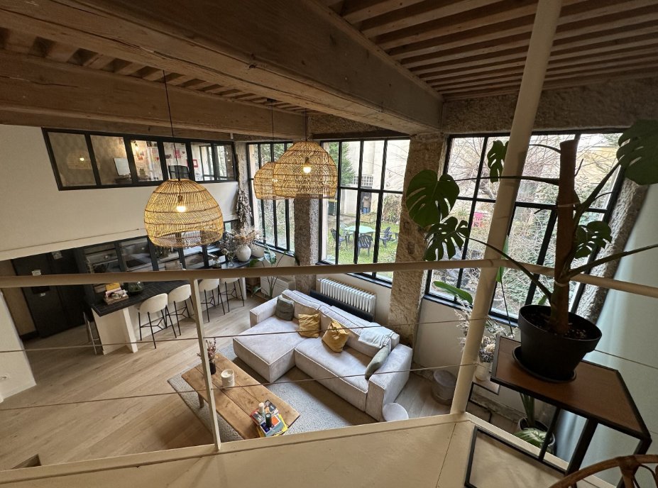 APPARTEMENT T4 A LOUER - LYON 4EME ARRONDISSEMENT Boucle Louis Thevenet - 121.1 m2 - 2�350�&euro; charges comprises par mois