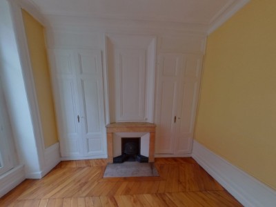 APPARTEMENT T4 A LOUER - LYON 5EME ARRONDISSEMENT - 111.99 m2 - 1465 € charges comprises par mois