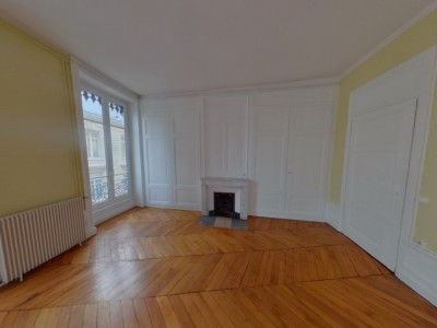 APPARTEMENT T4 A LOUER - LYON 5EME ARRONDISSEMENT - 111.99 m2 - 1465 € charges comprises par mois