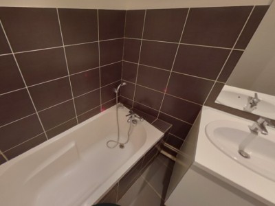APPARTEMENT T4 A LOUER - LYON 5EME ARRONDISSEMENT - 111.99 m2 - 1465 € charges comprises par mois