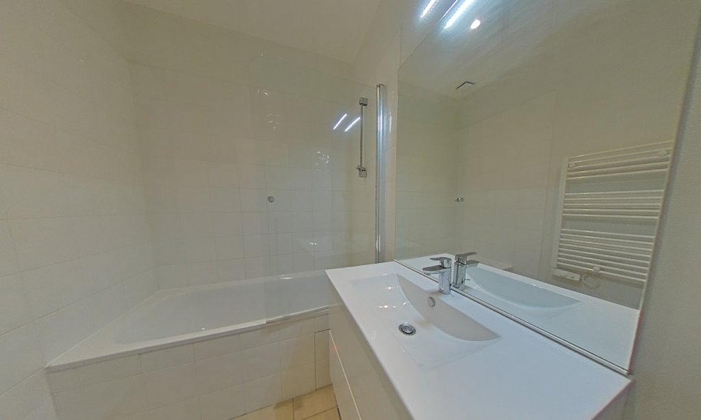 APPARTEMENT T4 A LOUER - LYON 5EME ARRONDISSEMENT Saint-Jean - 95.62 m2 - 1 485 &euro; charges comprises par mois