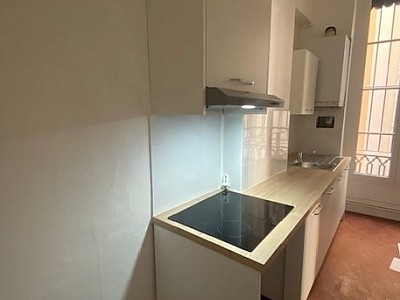 APPARTEMENT T4 A LOUER - LYON 5EME ARRONDISSEMENT Saint-Paul - 111.99 m2 - 1 500 € charges comprises par mois
