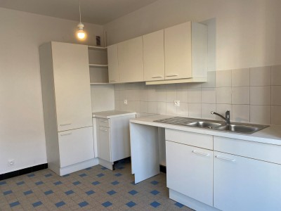 APPARTEMENT T4 A LOUER - LYON 6EME ARRONDISSEMENT - 106 m2 - 1590 € charges comprises par mois
