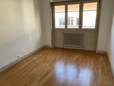 APPARTEMENT T4 A LOUER - LYON 6EME ARRONDISSEMENT - 106 m2 - 1590 € charges comprises par mois