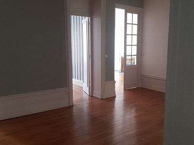 APPARTEMENT T4 A LOUER - LYON 6EME ARRONDISSEMENT l Helvetie - 142.9 m2 - 2110€ charges comprises par mois