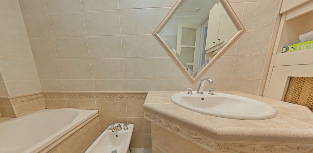 APPARTEMENT T4 A LOUER - LYON 6EME ARRONDISSEMENT Les Belges - 127.31 m2 - 2 660 &euro; charges comprises par mois