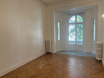 APPARTEMENT T4 A LOUER - LYON 6EME ARRONDISSEMENT Mongolfier-Le Lycee - 120.35 m2 - 1963,18€ charges comprises par mois