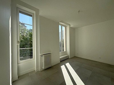 APPARTEMENT T4 A LOUER - LYON 6EME ARRONDISSEMENT Mongolfier-Le Lycee - 137.8 m2 - 2279,44€ charges comprises par mois