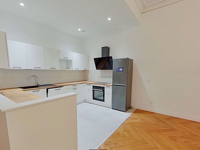 APPARTEMENT T4 A LOUER - LYON 6EME ARRONDISSEMENT Mongolfier-Le Lycee - 137.8 m2 - 2279,44€ charges comprises par mois