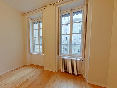 APPARTEMENT T4 A LOUER - LYON 6EME ARRONDISSEMENT Puvis de Chavannes - 114.34 m2 - 1 950 € charges comprises par mois