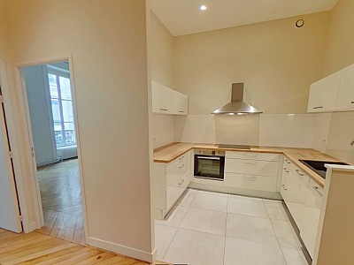 APPARTEMENT T4 A LOUER - LYON 6EME ARRONDISSEMENT Puvis de Chavannes - 114.34 m2 - 1 950 € charges comprises par mois