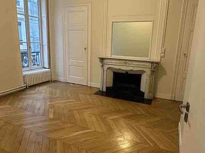 APPARTEMENT T4 A LOUER - LYON 6EME ARRONDISSEMENT Puvis de Chavannes - 114.34 m2 - 1 950 € charges comprises par mois