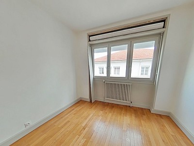 APPARTEMENT T4 A LOUER - LYON 6EME ARRONDISSEMENT l Helvetie - 105.73 m2 - 1 660 € charges comprises par mois