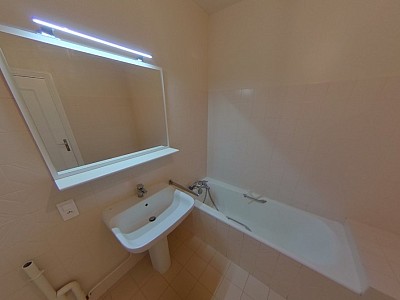 APPARTEMENT T4 A LOUER - LYON 6EME ARRONDISSEMENT l Helvetie - 91.5 m2 - 1 755 € charges comprises par mois