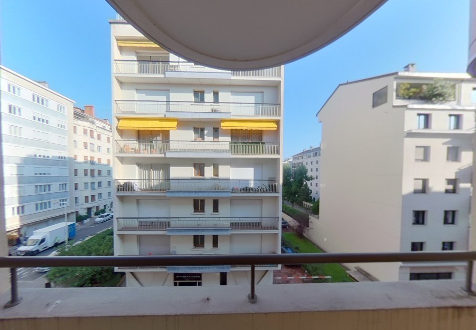 APPARTEMENT T4 A LOUER - LYON 6EME ARRONDISSEMENT l Helvetie - 95.66 m2 - 1 700 &euro; charges comprises par mois
