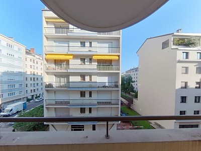 APPARTEMENT T4 A LOUER - LYON 6EME ARRONDISSEMENT l Helvetie - 95.66 m2 - 1 700 &euro; charges comprises par mois