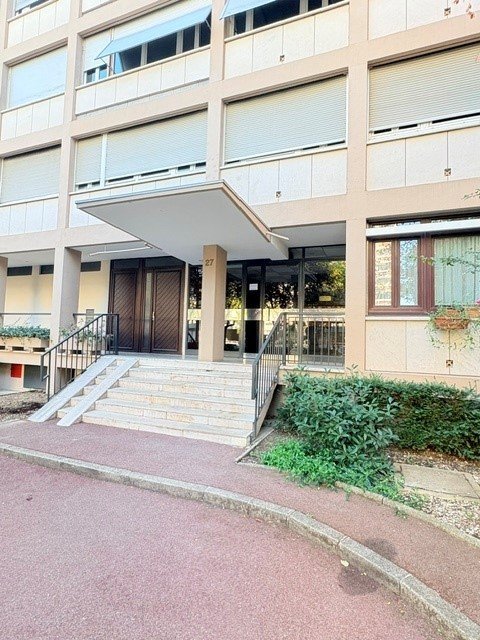 APPARTEMENT T3 A LOUER - LYON 6EME ARRONDISSEMENT Mongolfier-Le Lycee - 66.81 m2 - 1 170 &euro; charges comprises par mois