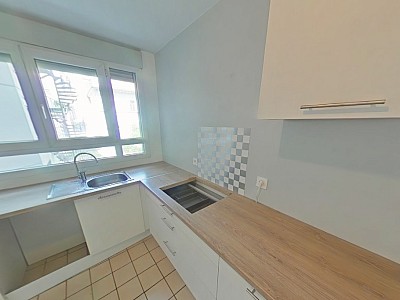 APPARTEMENT T4 A LOUER - LYON 6EME ARRONDISSEMENT Vauban - 92.47 m2 - 1 695 &euro; charges comprises par mois